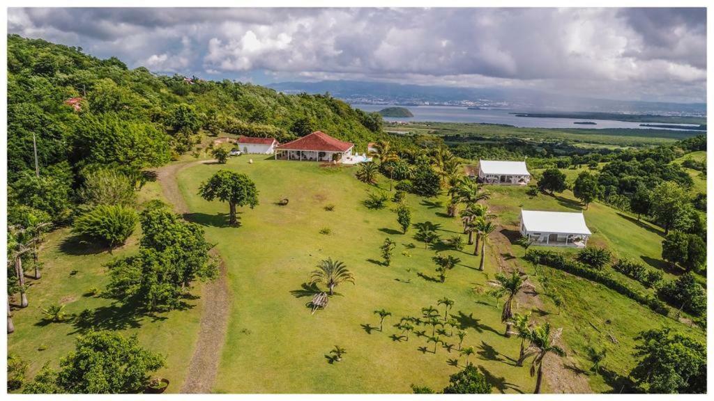 Villa 1 De Standing 80M2 Avec Piscine Et Vue Imprenable Sur La Mer Et Sur La Campagne Riviere-Salee Bagian luar foto